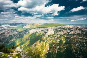 Provence-Alpes-Cote d'Azur, Frankreich. Schöne Berge Landschaft